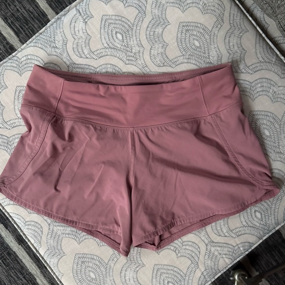 lululemon athletica Pants - Lululemon midrise Speedup Short Sz 6